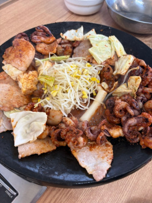 강북구맛집, 4.19로카페거리는 '산아래주꾸미'
