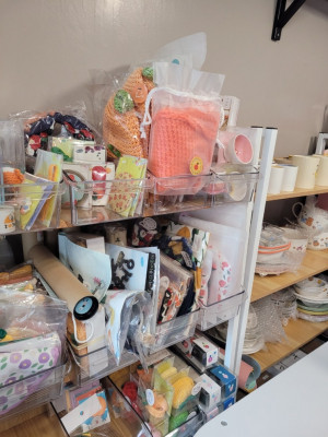 김해, 율하 무인소품샵 '로하'