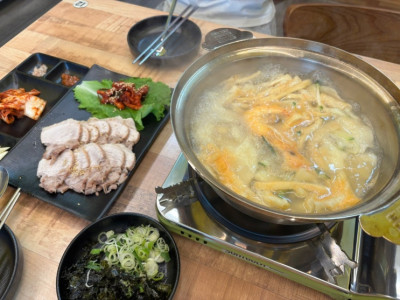 하남칼국수 맛집 신선한 재료 사용하는 팔당원조칼제비.보쌈