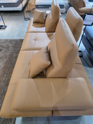 [키칠라노 파주본점] 내 맘대로 고르는 3가지 원단! 헬레나 소파 실물 영접 후기 (이태리가죽 소파)