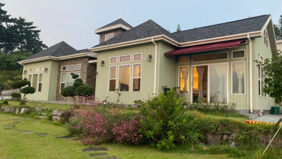 JW GALLERY, 남해군 고급주택 펜션에서 즐기는 일출·일몰 해변뷰 독채 휴가